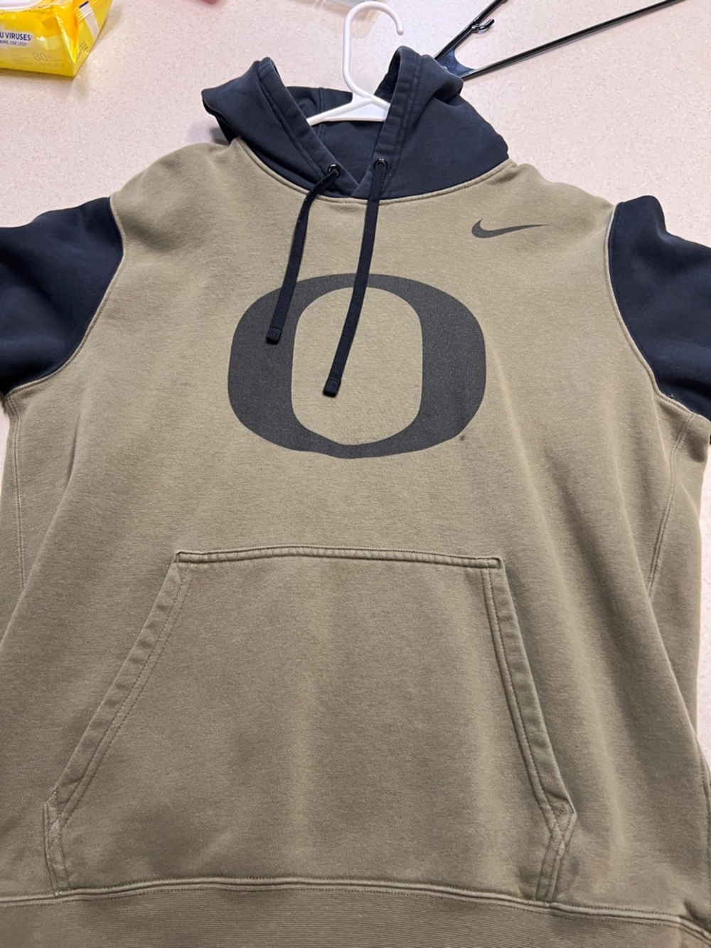 Nike Oregon Ducks Men’s Olive & Black Hoodie with 'O' Logo